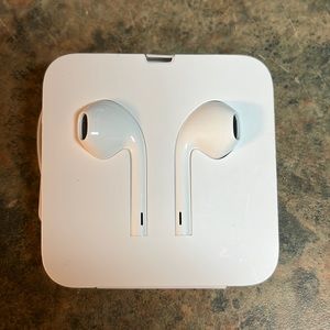 Apple Earbuds